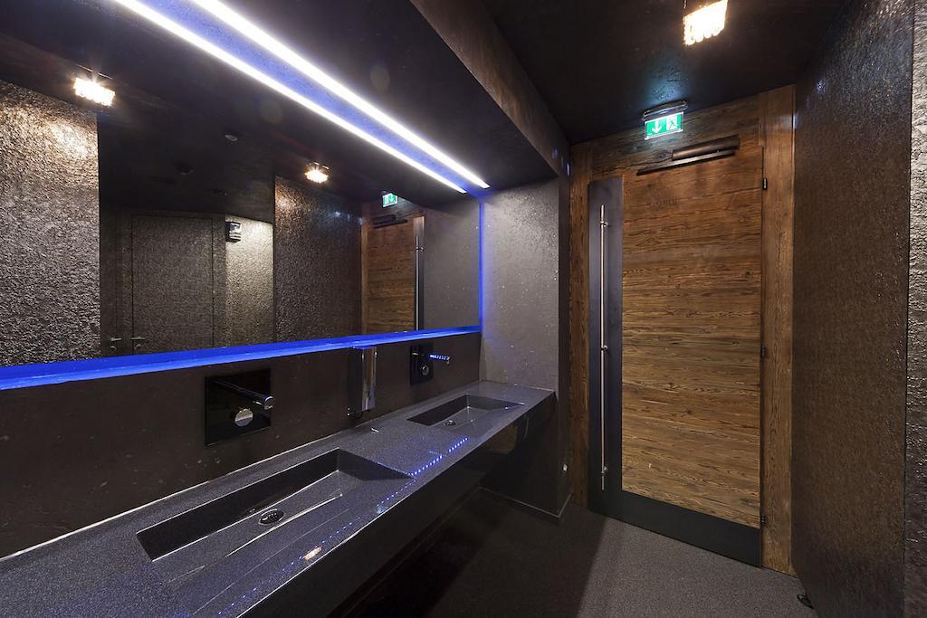 迈尔霍芬 Harakiri Partyhouse酒店 外观 照片