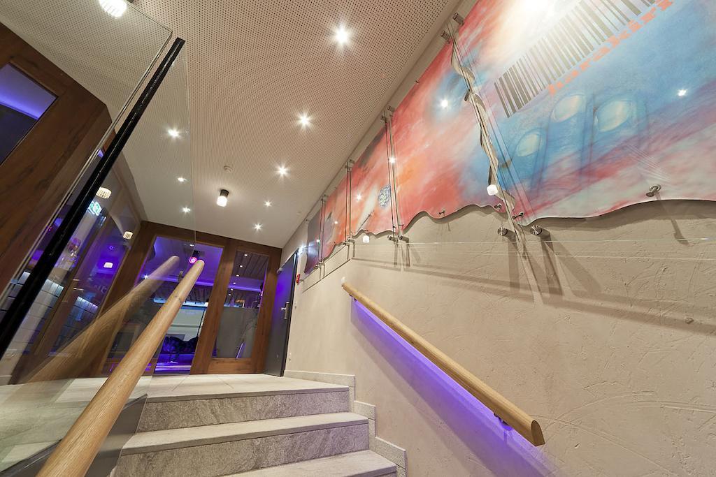 迈尔霍芬 Harakiri Partyhouse酒店 外观 照片